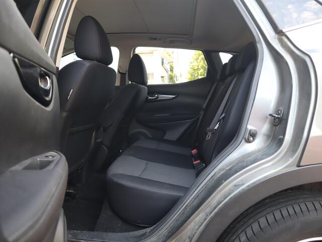Nissan QASHQAI 1.2 N-Connecta / Eerste eigenaar / Dealer onderhouden / Pano / Trekhaak