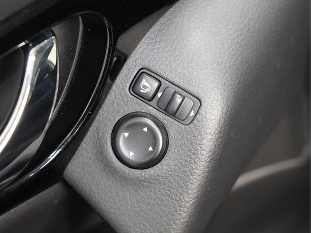 Nissan QASHQAI 1.2 N-Connecta / 1e Eigenaar! / Trekhaak / Panorama 228