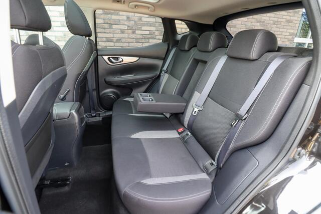 Nissan QASHQAI 1.3 DIG-T N-Connecta | Trekhaak | Panoramadak | Rijklaarprijs - incl.garantie