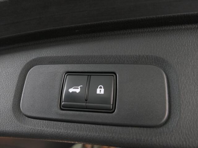 Nissan QASHQAI 1.3 MHEV Xtronic Tekna Panoramadak - Allseasons - Dakrails - Trekhaak! - Headup display