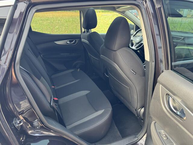 Nissan QASHQAI 1.2 N-Connecta Rijklaarprijs incl. afleveringsbeurt en 12 maanden BOVAG-garantie | 360 graden Camera | Achteruitrijcamera | Panoramadak | Cruise Control |