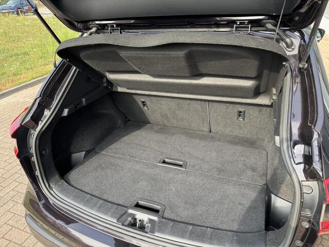 Nissan QASHQAI 1.2 N-Connecta Rijklaarprijs incl. afleveringsbeurt en 12 maanden BOVAG-garantie | 360 graden Camera | Achteruitrijcamera | Panoramadak | Cruise Control |