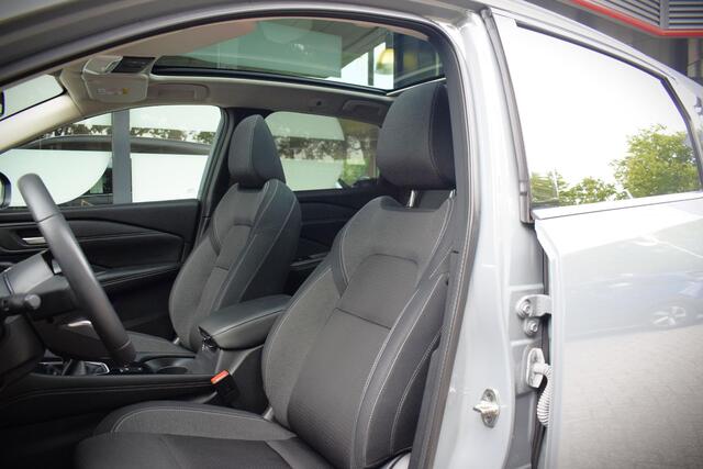 Nissan QASHQAI 1.3 MHEV Premiere Edition |PANO|HEAD-UP|360 CAMERA