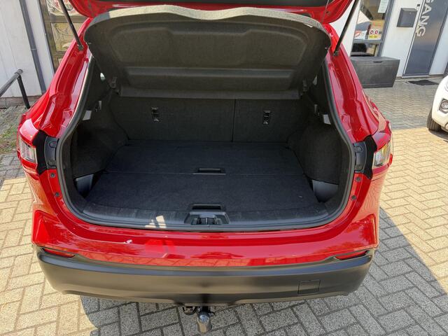 Nissan QASHQAI 1.3 DIG-T Acenta Automaat | Achteruitrijcamera | Trekhaak | Cruise Control | Climate Control | Zeer nette auto!