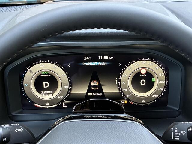 Nissan QASHQAI 1.5 e-Power Tekna Plus NIEUW UIT VOORRAAD LEVERBAAR | Stoelmassage | Lederen bekleding | Bose geluidsinstallatie | Stoelverwarming | Stuurverwarming | Adaptieve Cruise Control | Climate Control | Panoramadak | Apple CarPlay & Android Auto | 10 jaar fabrie