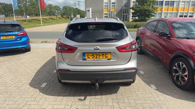 Nissan QASHQAI 1.3 DIG-T N-Motion 159pk | Trekhaak | 1.500kg trekgewicht | Panoramadak | Stoelverwarming