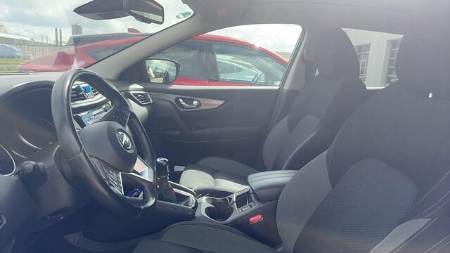 Nissan QASHQAI 1.3 DIG-T N-Motion 159pk | Trekhaak | 1.500kg trekgewicht | Panoramadak | Stoelverwarming