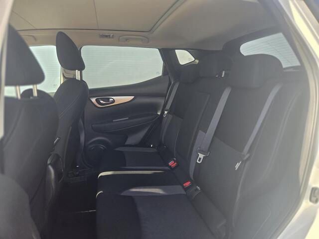 Nissan QASHQAI 1.3 DIG-T N-Connecta / Panoramadak / Airco (automatisch) / Apple Carplay/Android Auto /