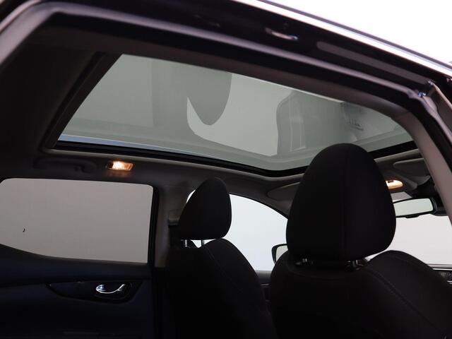 Nissan QASHQAI 1.3 DIG-T N-Connecta | Panoramadak | Trekhaak | Rondomzicht Camera | Keyless Entry |