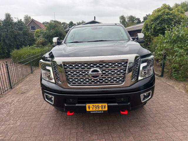 Nissan TITAN XD Platinum Reserve V8 Diesel Cummins Pick-UP