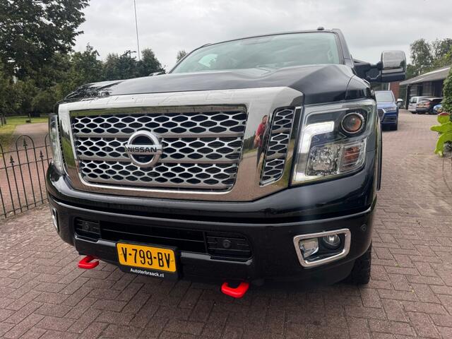 Nissan TITAN XD Platinum Reserve V8 Diesel Cummins Pick-UP