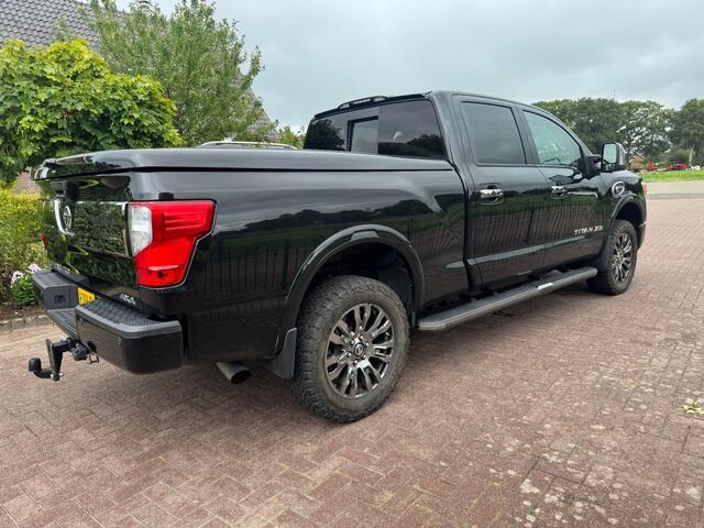 Nissan TITAN XD Platinum Reserve V8 Diesel Cummins Pick-UP
