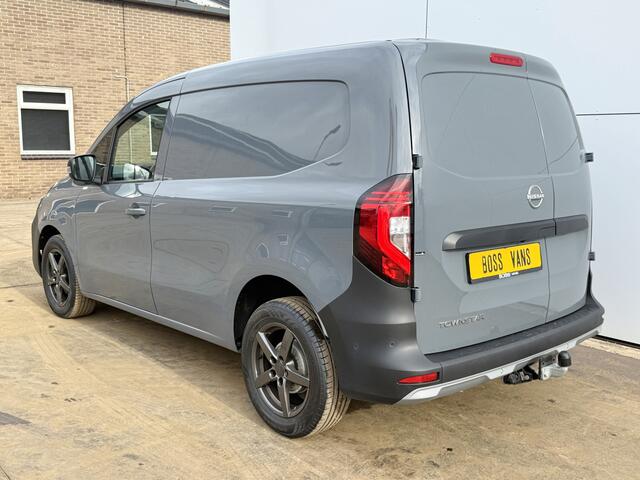 Nissan Townstar N-Connecta 1.3 130PK **Benzine** L1H1 Airco Carplay Cruise Control Trekhaak Keyless Start Stoelverwarming Parkeersensoren voor achter