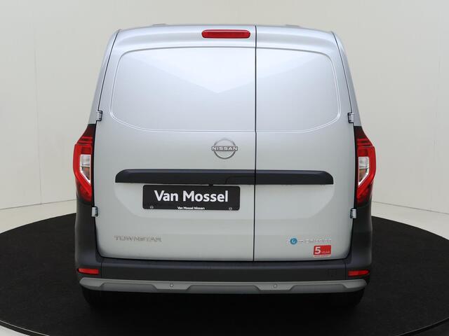 Nissan Townstar Tekna L1 44 kWh Nissan TOWNSTAR Tekna L1 45 kWh | Carplay | Achteruitrijcamera | Stoelverwarming | Navigatie | Parkeersensoren