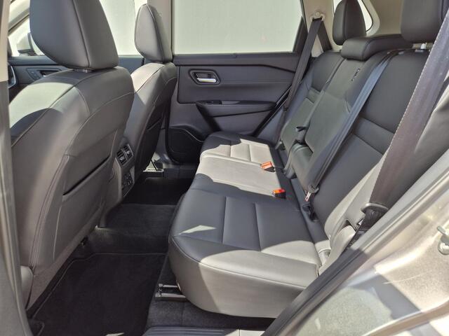 Nissan X-TRAIL 1.5 e-Power Tekna Automaat / HUD / Cold Pack / Sun-pakket / Glazen schuif- en kanteldak / Rondomzicht camera / Elektrische achterklep / Stuur-, Stoel en achterbankverwarming / Climate control / Adaptief CC / Keyless Entry/Start /