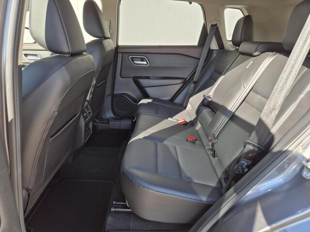 Nissan X-TRAIL 1.5 e-Power Tekna Automaat / Cold Pack / HUD / Stoel-, Stuur en Achterbankverwarming / Rondomzicht camera / Allseason Banden / Elektrische achterklep / Adaptief CC / Apple Carplay Android Auto /
