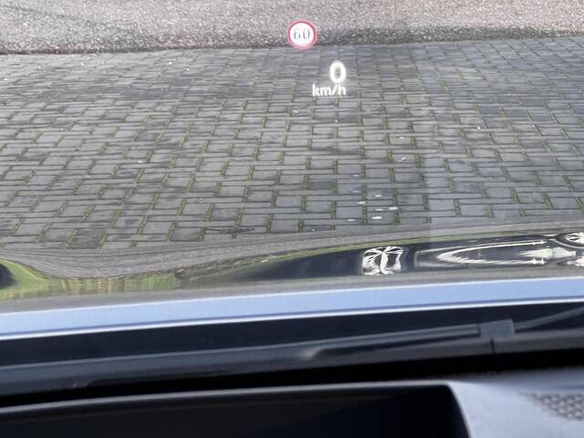 Nissan X-TRAIL 1.5 e-4orce Tekna 4WD Automaat / Fabrieksgarantie tot 10-2027 / 1.800 kg trekgewicht / Navigatie / Elektr. stoelen en klep / Stuur-, stoel- en achterbankverwarming / HUD / Camera 360° / 19" LM wielen met All Season banden /