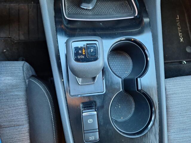 Nissan X-TRAIL 1.5 164pk connecta 7 persoons 1800kg trekgewicht