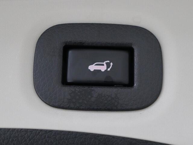 Nissan X-TRAIL 1.3 DIG-T N-Connecta | Panoramadak | 360 Camera | Carplay | Keyless | Navigatie | Parkeerhulp | Cruise control | Bluetooth | Climate control