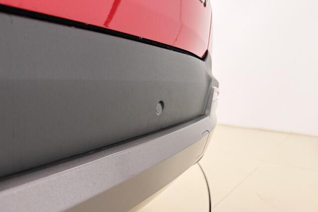 Omoda 5 EV Premium 61 kWh | Camera's rondom | Schuif/kantel dak | LED verlichting | Lederen bekleding | Stoelverwarming/ventilatie | Sfeerverlichting | Drive assist