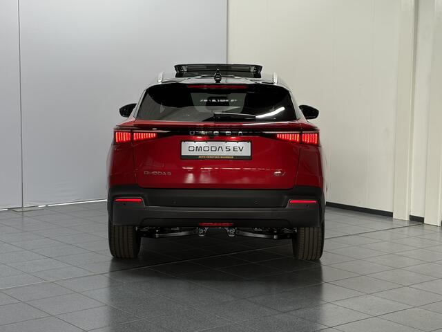 Omoda 5 EV Premium 61 kWh Heel compleet met schuifdak, lederen bekleding en rondom camera's