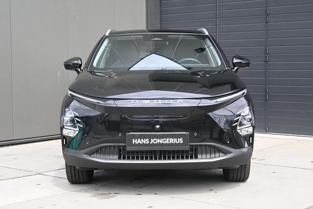 Omoda 5 EV Premium 61 kWh | SCHUIF/KANTELDAK | 360 CAMERA | STUUR/STOELVERWARMING | APPLECARPLAY/ANDROIDAUTO | LEDER | STOELVENTILATIE | ADAPT. CRUISE CONTROL | CLIMATE CONTROL | PDC | LMV