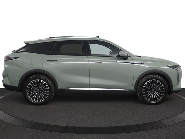 Omoda 9 1.5T-GDi SHS-P Premium - Panoramadak - 140km actieradius plug in hybride - Parkeerhulp voor en achter Direct leverbaar
