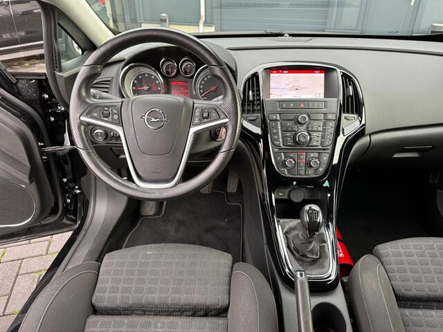 Opel ASTRA 1.4 Turbo GTC Black Edition Navi 140pk