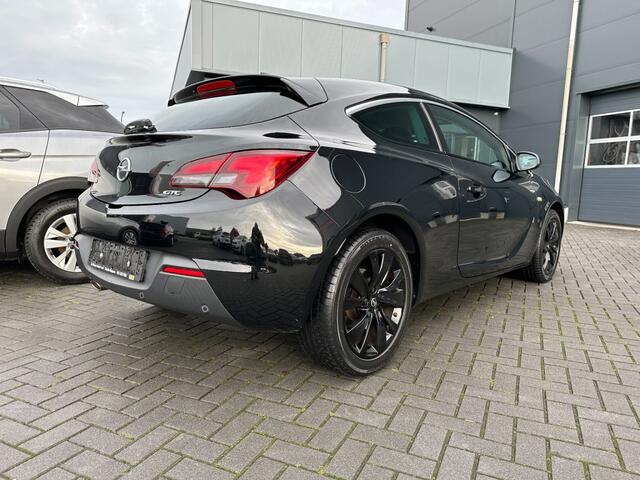 Opel ASTRA 1.4 Turbo GTC Black Edition Navi 140pk