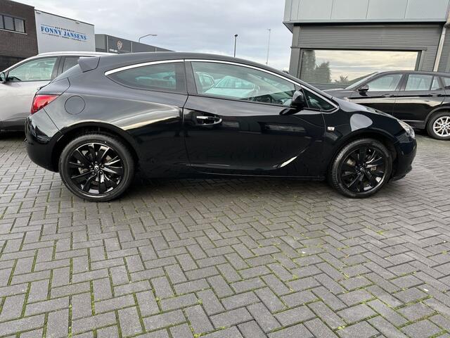 Opel ASTRA 1.4 Turbo GTC Black Edition Navi 140pk