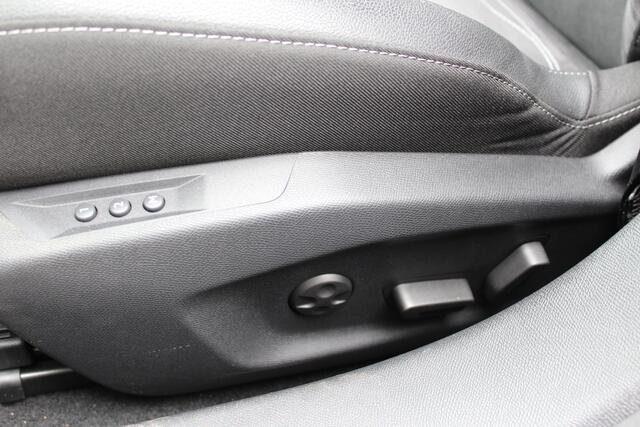 Opel ASTRA Sports Tourer 1.6 Hybrid Ultimate | Panoramadak | Trekhaak | Memory | Head-Up | HiFi