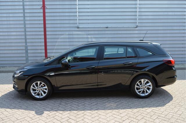 Opel ASTRA Sports Tourer 1.2 Edition O.a: Carplay, Clima, Navi, Cruise, Camera, Rijklaar, Etc. All-in prijs!