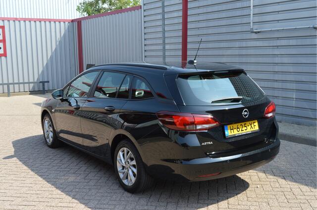 Opel ASTRA Sports Tourer 1.2 Edition O.a: Carplay, Clima, Navi, Cruise, Camera, Rijklaar, Etc. All-in prijs!