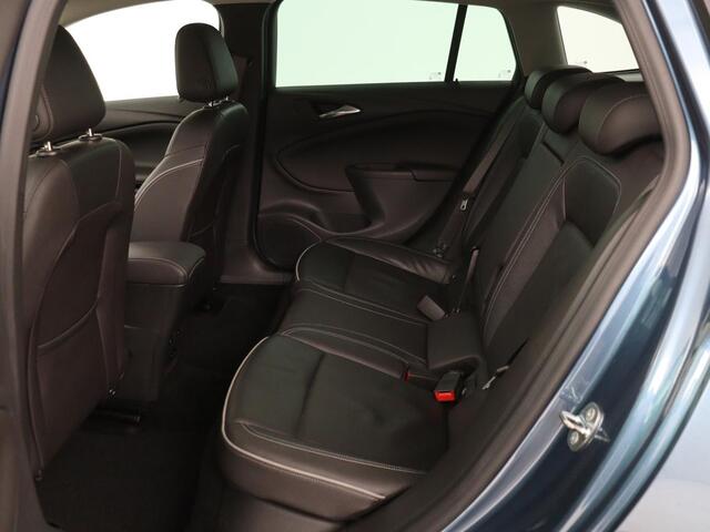 Opel ASTRA 1.4 Turbo Innovation | Leder | Stoel & stuurverwarming | Trekhaak | Matrix LED | Carplay | Navigatie | Keyless | Camera | Achterbankverwarming | Climate control | Comfortstoelen | Cruise control