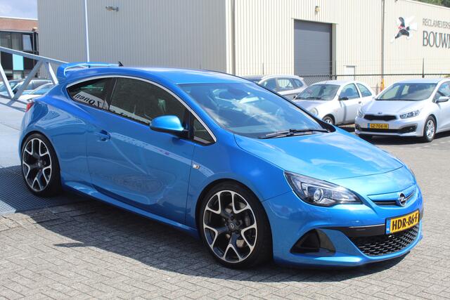 Opel ASTRA GTC 2.0 Turbo OPC Recaro/Navigatie/20 Inch/Stoelverwarming/Cruise control/Climate control/Bluetooth/LED koplampen