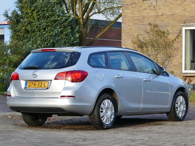 Opel ASTRA Sports Tourer 1.4 | all-season-banden | airco | trekhaak