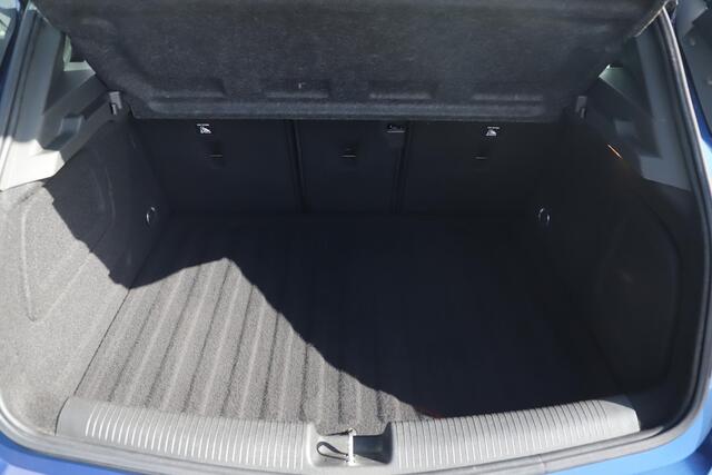 Opel ASTRA 1.2 Elegance 131PK 16 inch LMV Keyless Navigatie Carplay Android Achteruitrijcamera Clima Cruise Parkeersensor