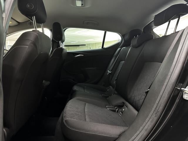 Opel ASTRA 1.0 Turbo 120 Jaar Edition/ LED Dagrijverl./ 16''LMV/ DAB+/ Apple+android/ Clima/ Navi/ Cruise/ Bluetooth/ Multi.LEDER.Stuur/ Elek.pakket/ Isofix/ PDC V+A.