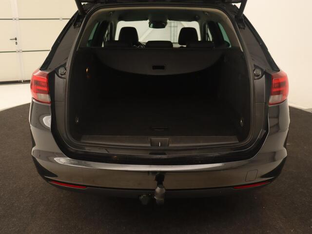 Opel ASTRA 1.4 Turbo Innovation | Trekhaak | Camera | Carplay | Navigatie | Keyless | Parkeerhulp | Climate control | Cruise control | Bluetooth