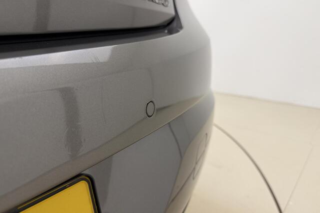 Opel ASTRA 1.4 Innovation 150pk | AGR Stoelen | Unieke Kilometerstand | Navigatie via Apple Carplay - Android Auto | Trekhaak Afneembaar | KeyLess Entry en Start | 17" Lichtmetalen Velgen