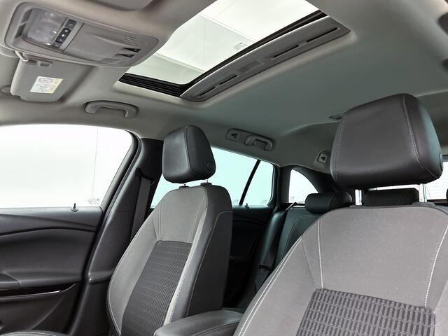 Opel ASTRA Sports Tourer 1.2 Business Elegance Navigatie | Schuifdak | Camera achter | Trekhaak