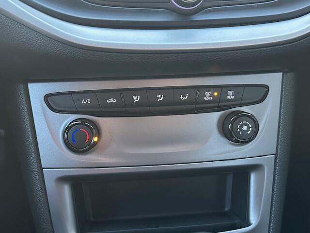 Opel ASTRA 1.2 Business Edition/ Incl afl.pakket en 12 mnd Bovag garantie