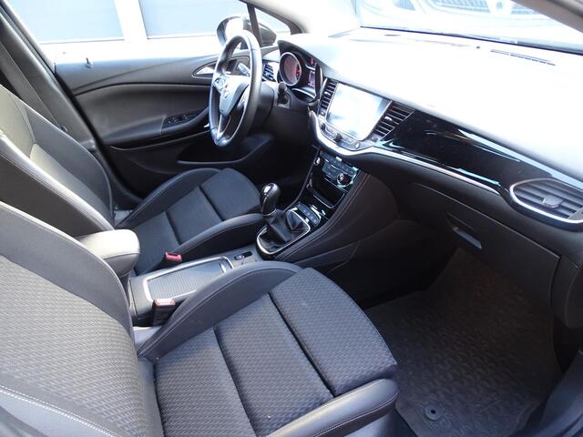 Opel ASTRA 1.4 Innovation DODEHOEK DETECTIE | NAVIAGTIE | ACHTERUIT RIJ CAMREA | PARKEER SENSOREN | KEYLESS GO/ENTRY | APPLE CARPLAY / ANDROID | CRUISE CONTROL | AIRCO\ECC | LED| BI-XENON KOPLAMPEN |