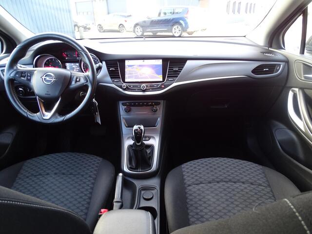 Opel ASTRA 1.0 Online Edition AUTOMAAT | DODEHOEK DETECTIE | NAVIGATIE | ACHTERUIT RIJ CAMREA | PARKEER SENSOREN | KEYLESS GO/ENTRY | APPLE CARPLAY / ANDROID | CRUISE CONTROL | AIRCO\ECC | LED |