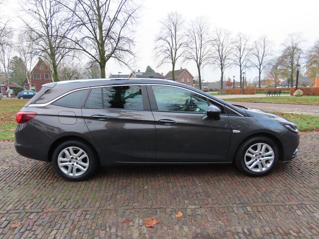 Opel ASTRA Sports Tourer 1.0 Business+ Achteruitrijcamera Carplay Navigatie Trekhaak Pdc Climatecontrol Cruisecontrol