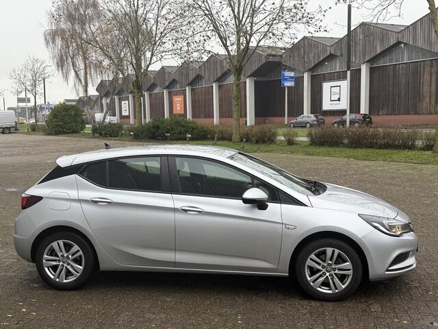 Opel ASTRA 1.0 Turbo 120 Jaar Edition , AIRCO, NAVI, CRUISE CONTROLE, CARPLAY, NETTE EN GOEDRIJDENDE ASTRA MET VEEL OPTIES, LEDEREN STUURWIEL MULTI FUNCTIONEEL