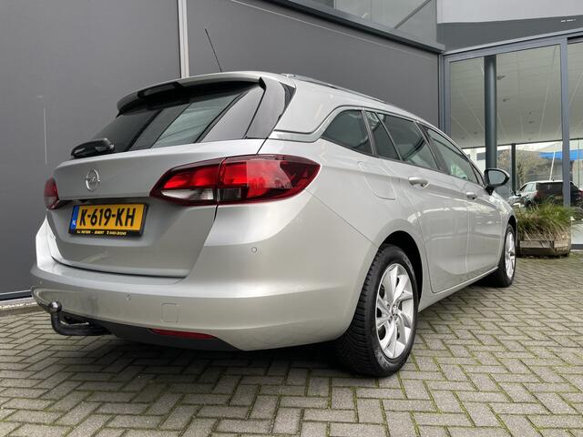 Opel ASTRA Sports Tourer 1.2 Business Elegance Airco - Cruise control - Parkeersensoren voor en achter - Achteruitrijcamera - Navigatie - Bluetooth - Keyless start and entry - Start/stop systeem - Stuur leder - Stuur multifunctioneel