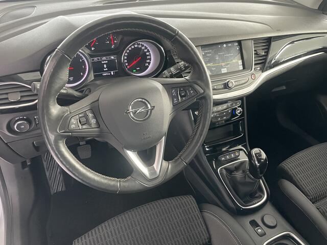 Opel ASTRA Sports Tourer 1.2 Business Elegance Airco - Cruise control - Parkeersensoren voor en achter - Achteruitrijcamera - Navigatie - Bluetooth - Keyless start and entry - Start/stop systeem - Stuur leder - Stuur multifunctioneel
