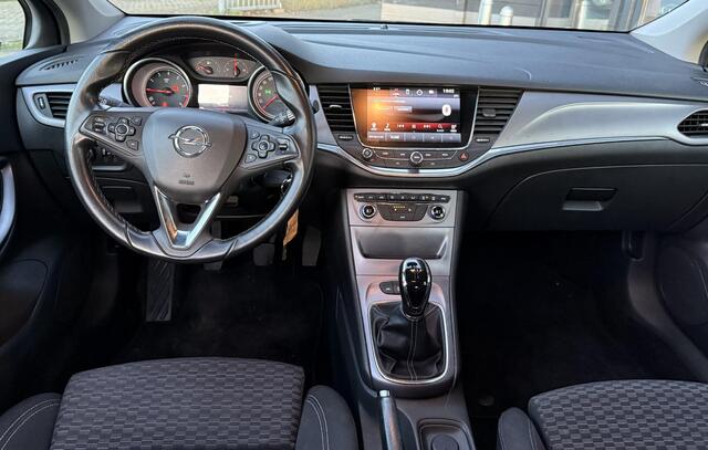Opel ASTRA Sports Tourer 1.0 Business+ | Nette Staat! | NL AUTO | Trekhaak | Onderhoudshistorie | 2 Sleutels | Parkeersensoren | Climate Control | Cruise Control |