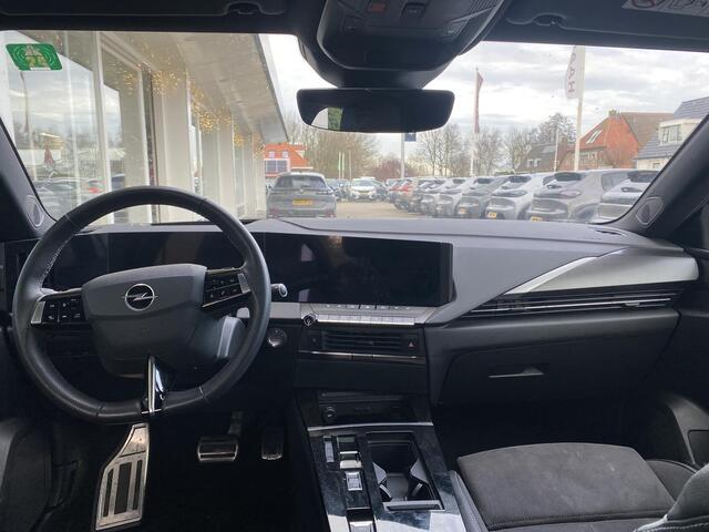 Opel ASTRA Sports Tourer 1.2T 130pk Automaat Ultimate | Schuif/-kanteldak| Navigatie | 360 Camera | AGR Comfortstoelen| Stuur & Stoel Verwarming |